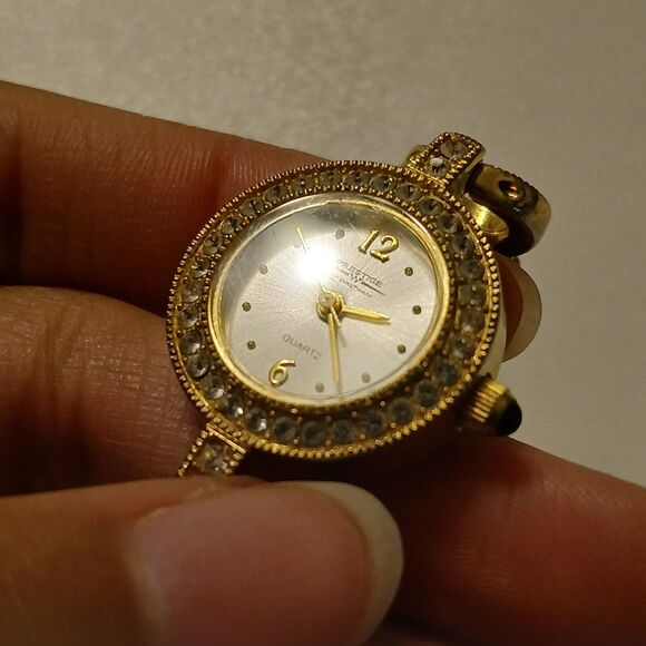 Vintage Prestige By Waltham Women’s Gold Tone Rhinestone Accent Watch W1456 main image 13